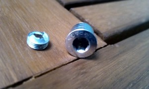 broken-chainring-bolt